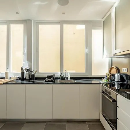 Lisbeyond - Estrela Gem - Walk To Basilica & Parks Appartement *