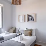 Lisbeyond - Estrela Gem - Walk To Basilica & Parks Appartement *